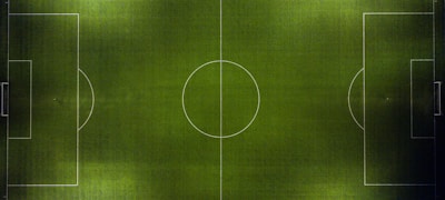 云端观赛直播中心多屏幕实时流媒体画面