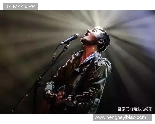 足球场上的传奇之路他是如何从平凡少年成长为足球明星的故事